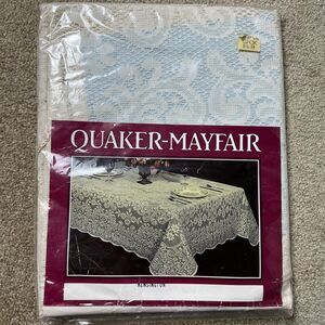 VTG NIP Quaker Mayfair 70” ROUND Lace Tablecloth Natural Ivory Made In USA